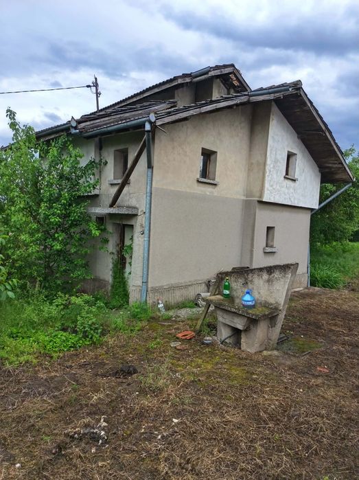 Двуетажна къща къща с.Телиш