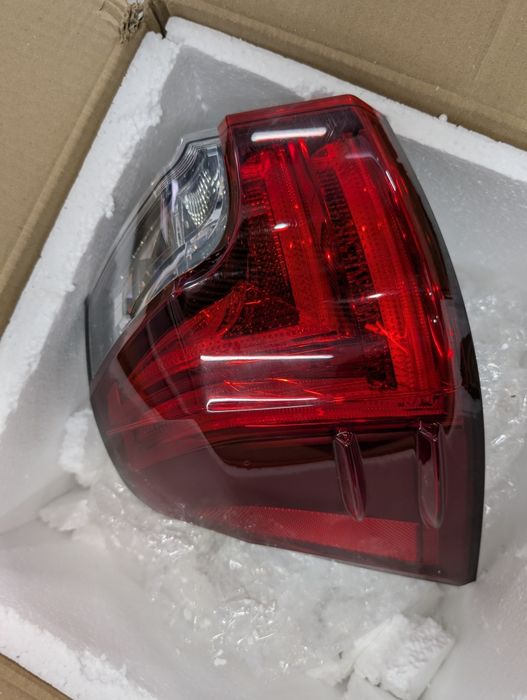 Задний левый фонарь от LX 570