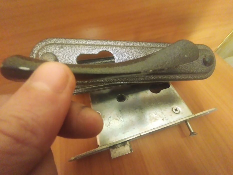 Замок врезной без сердцевины