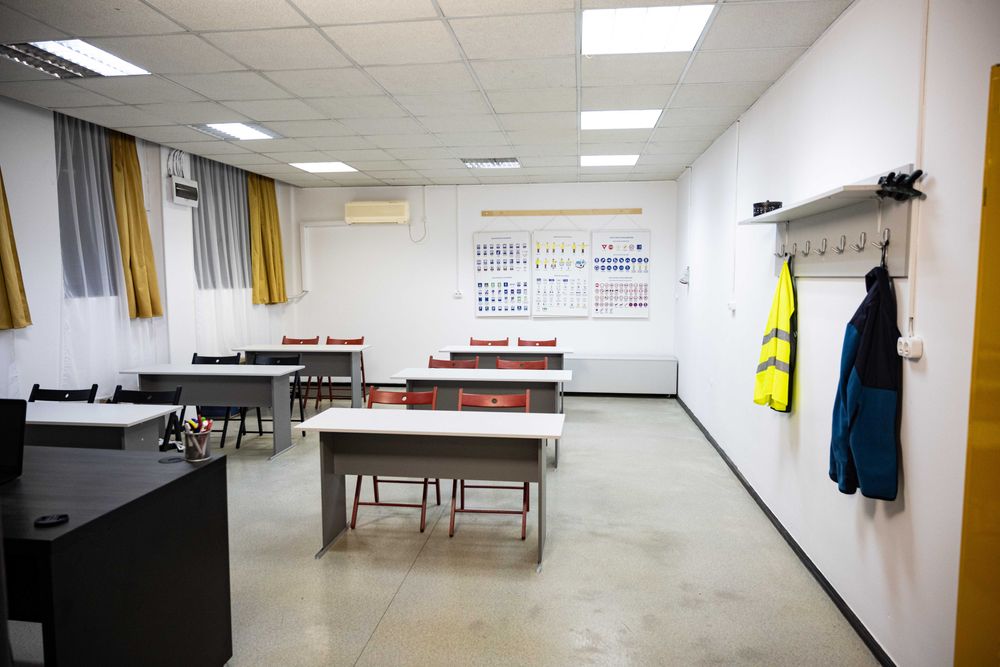 Școala de șoferi - auto cutie MANUALA/AUTOMATA, OFERTA! De la 2000 lei