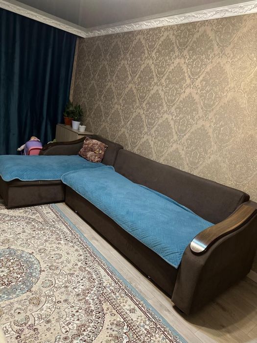 Продам диван расклодной 3*80