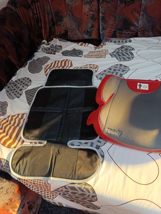 Vând înălțător auto Isofix