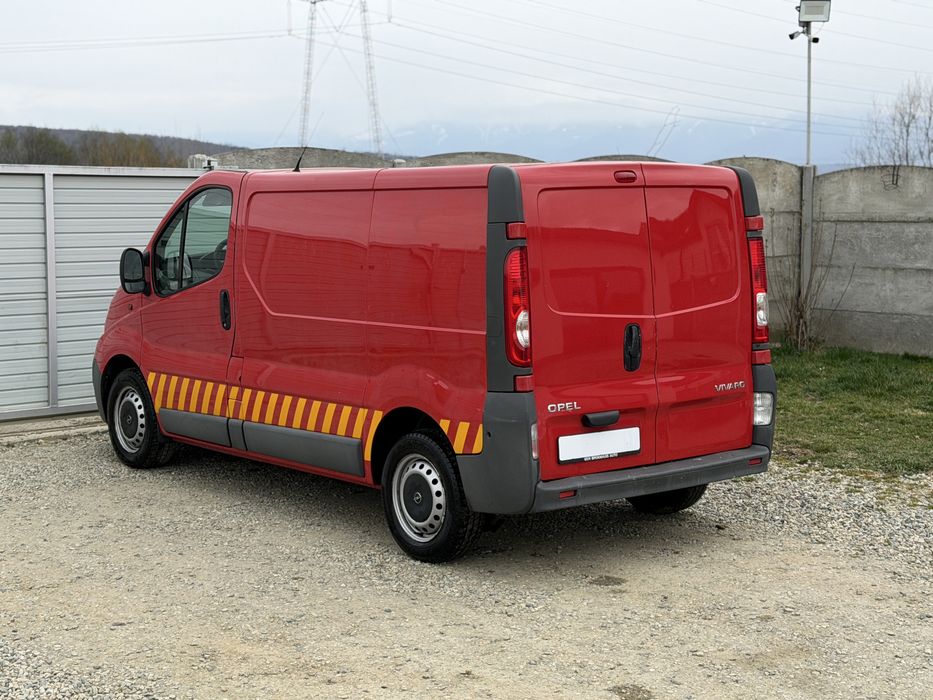 Opel Vivaro 2013/07 - 2.0 CDTI - 6+1 Trepte - A/C - 3 L  + Marfa -