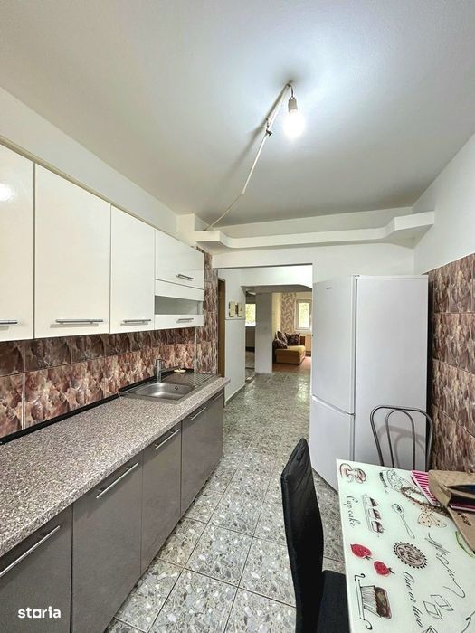 Apartament 3 camere, decomandat, parter, zona Lipovei