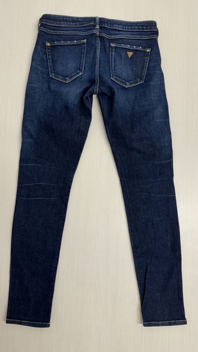 Blugi Guess 29 +tricou gratuit