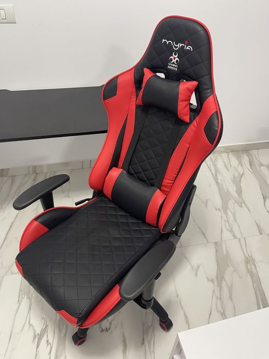 Vând Birou + Scaun  gaming