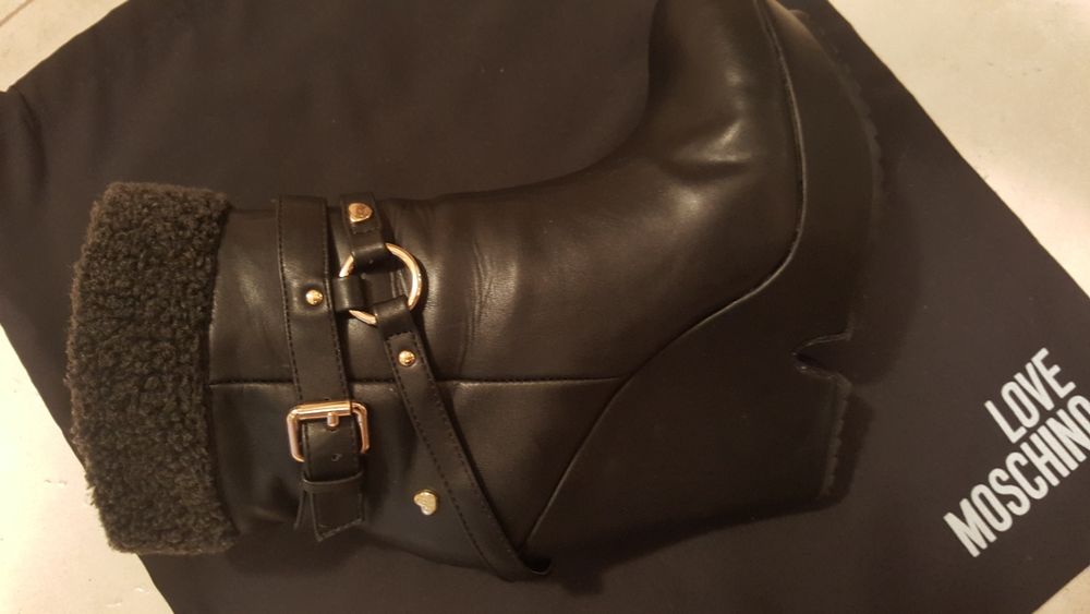 LOVE MOSCHINO Оригинални Дамски Боти N37 Кожени