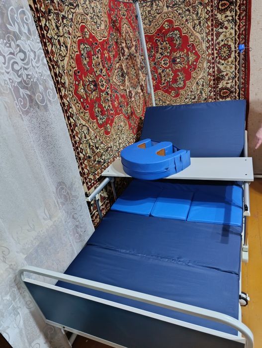 Медицинская кровать