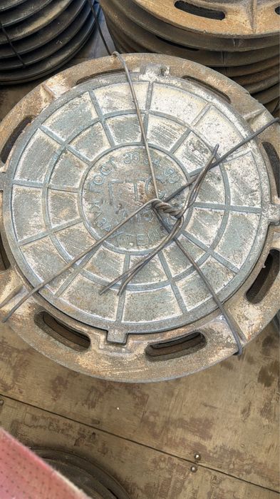 Чугунный люк , люки чугунные
