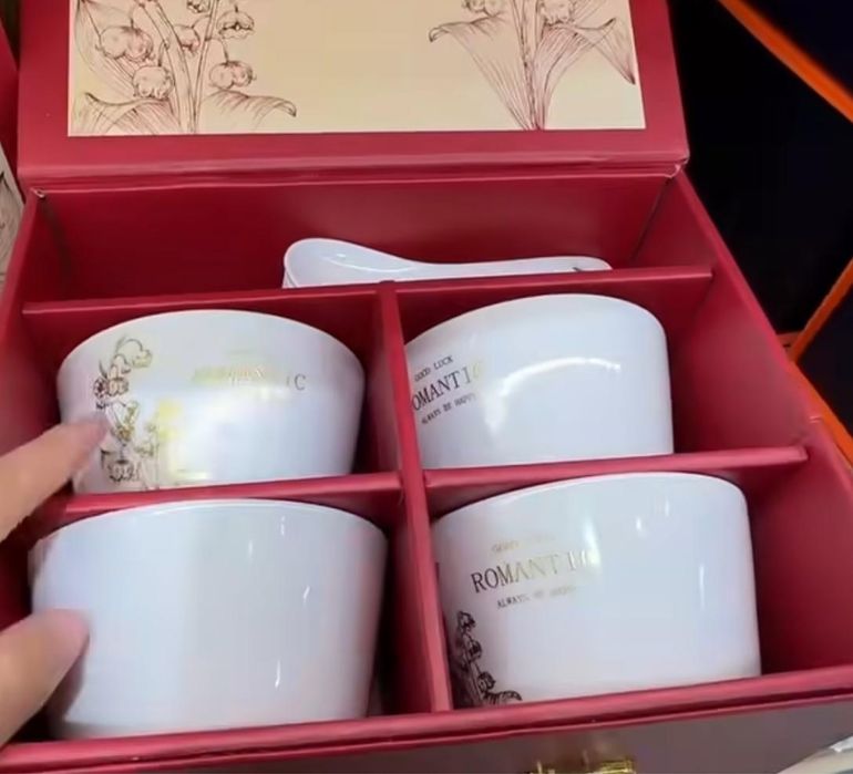 Набор посуды супницы