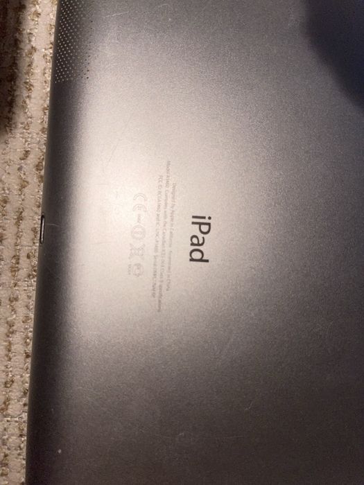 Apple Ipad 4 на запчасти(рабочий)
