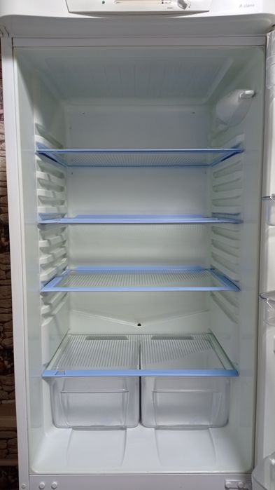 Холодильник-морозильник Indesit CA140G.016