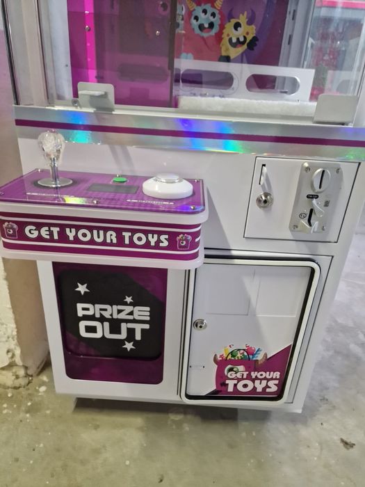 Кран машини за плюшени играчки