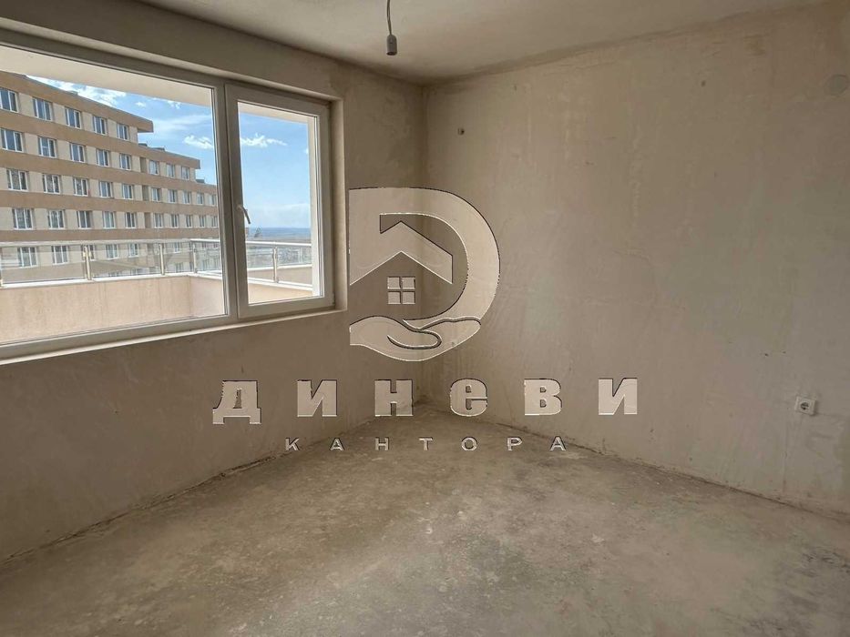 Тристаен апартамент над Медицински факултет