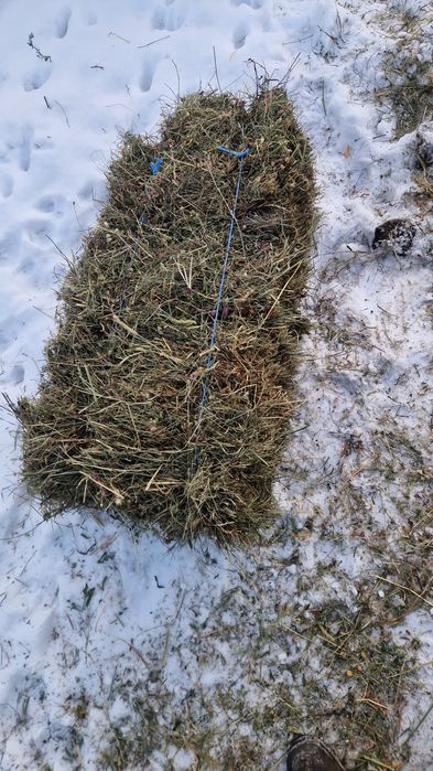 Baloti de fan si otava