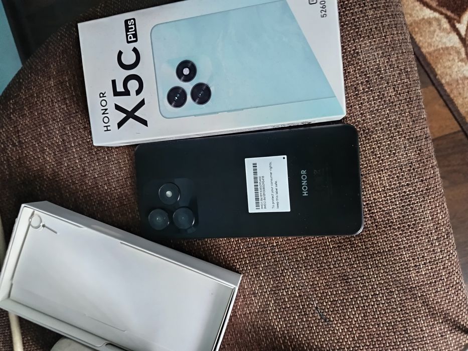 Продава се чисто нов хонор х 5 с plus