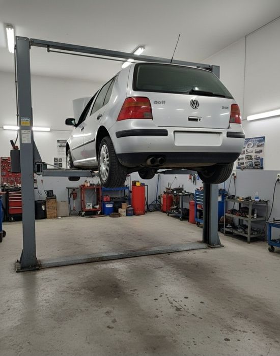 Vând Golf 4 1.4 16 valve benzină mașina se prezintă în stare bun