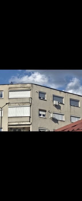 Vând apartament cu 2 camere, etajul 4