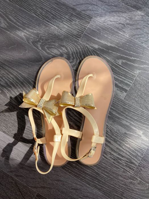 Дамски летни чехли