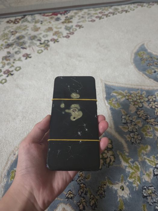 Продам samsung a70 со сломанным диспом