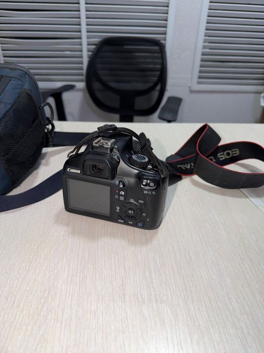 Продаётся фотоаппарат Canon EOS 1100D
