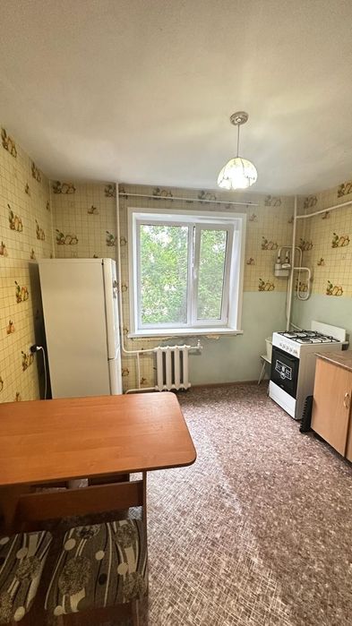 Продам двухкомнатную квартиру. Район Бегемот, ЦОН.