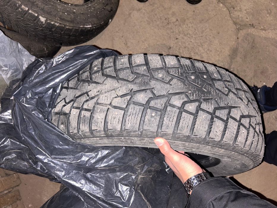 Шины зима 215/65/R16