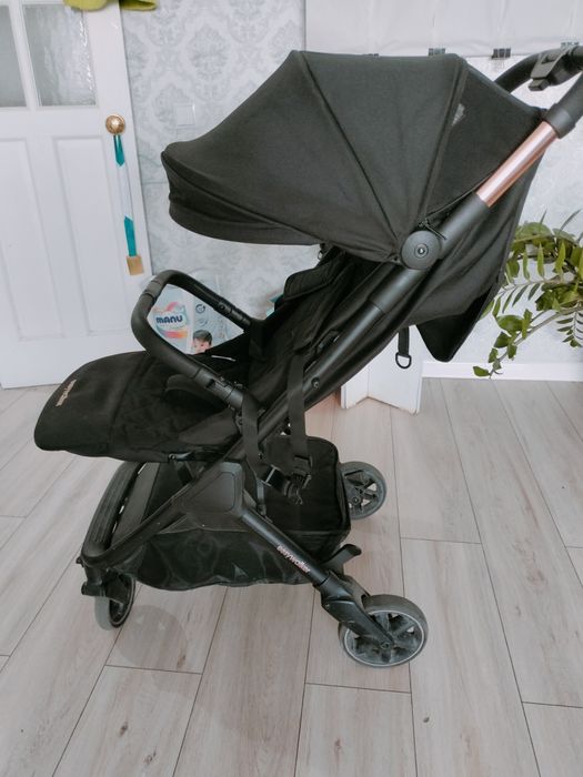 Продам коляску easywalker