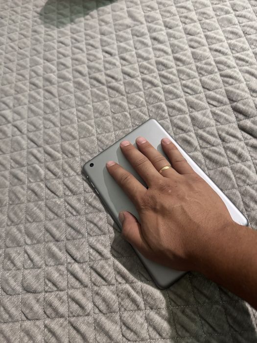 Продам iPad mini 3
