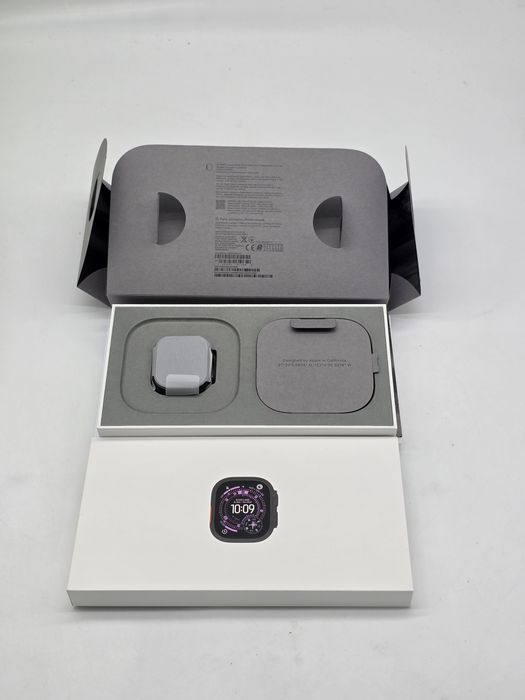 Apple Watch Ultra 3, GPS + Cellular, Carcasa Black Titanium 49mm