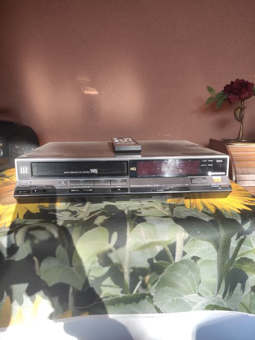HITACHI video deck model: VT-125E