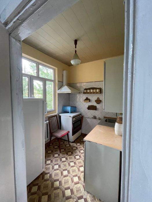 Чиланзар 19. Продажа. Срочно. 3 х комнатная