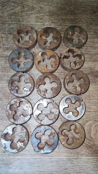 Плашки лерки метчики. Продам или обмен