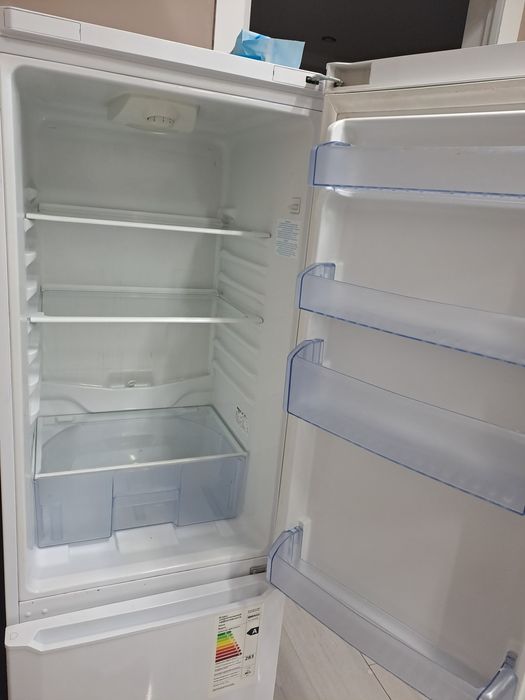 Холодильник продается