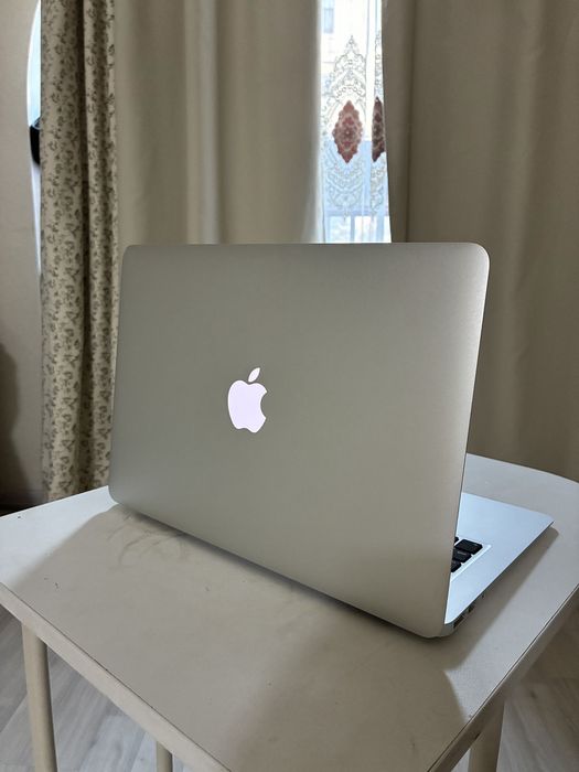Macbook Air 2017 года