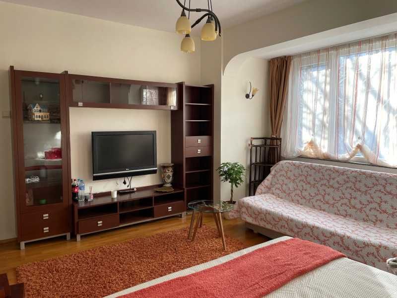 Дава се под наем Едностаен апартамент в София, Център - 50 кв.м за 677.79 € - Снимка #1