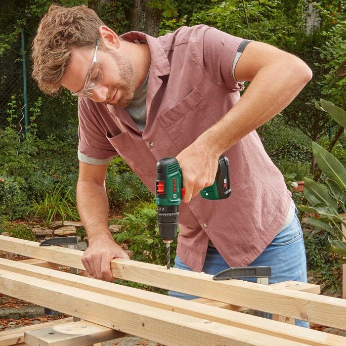 Bormasina si surubelnita Bosch pe acumulator Bosch EasyDrill