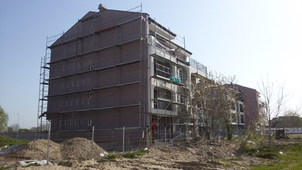 Фасадно  скеле под наем,топлоизолация ,довършителни ремонти.