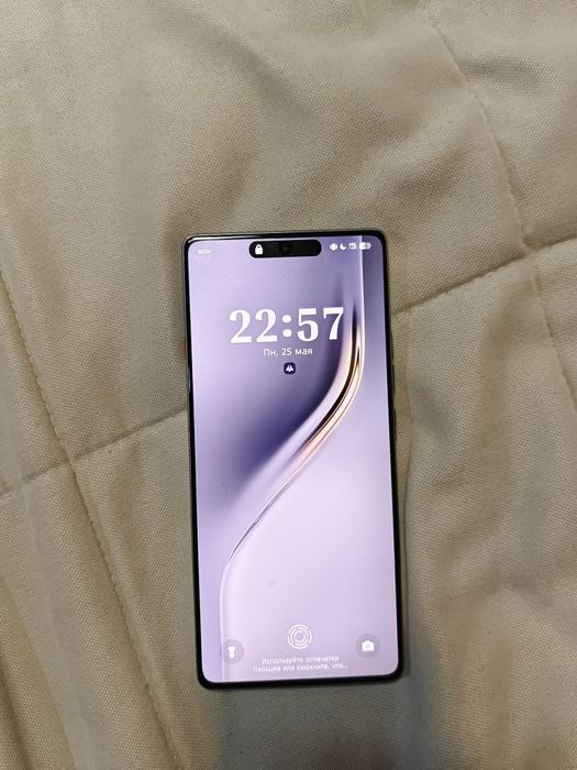 Tecno camon. 40.