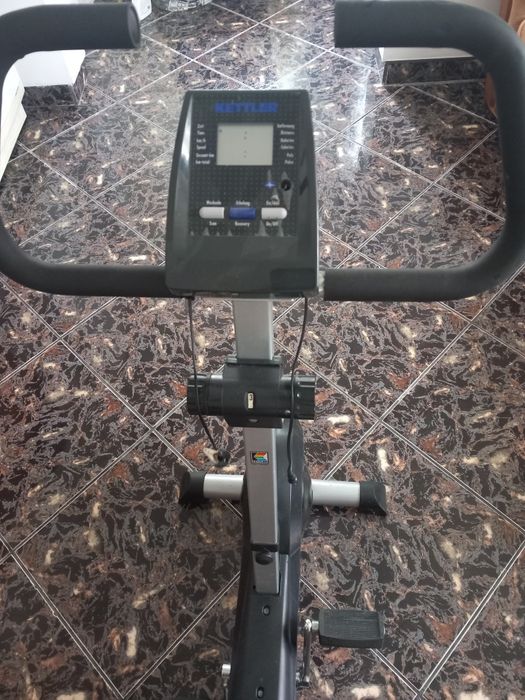 Bicicletă de cameră (fitness)
