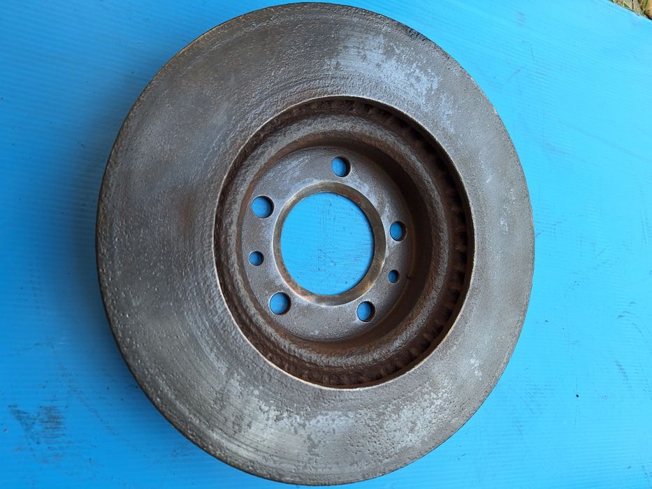 Audi A4 B6 2.5tdi предни дискове в Уникално състояние прави  без ръб