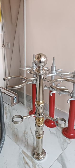 Продам стойку на три колбы