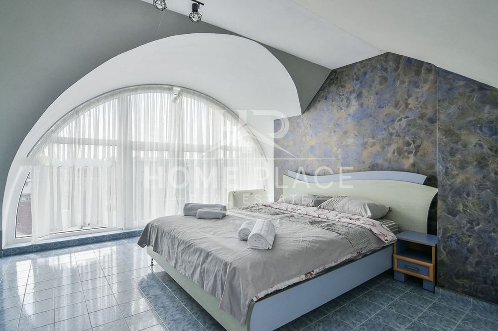 МНОГОСТАЕН апартамент под наем - Център