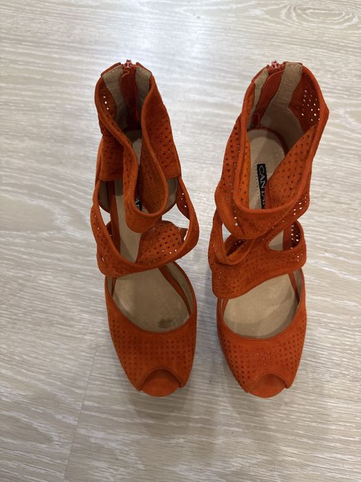 Отдам бесплатно туфли 38 размера ноги