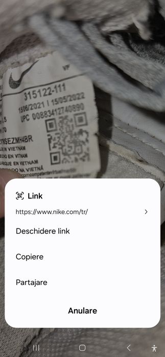 Vând AFI albi cu negru și albastru la cel mai bun pret‼️
