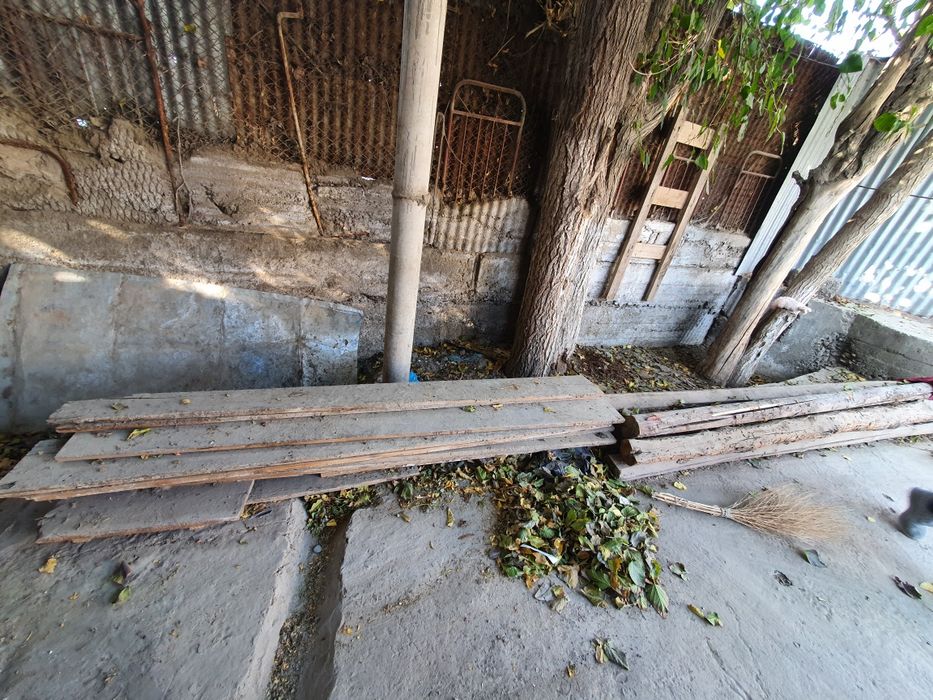 Taxta hezum pumbachòp owxona mebelli eshik sotiladi