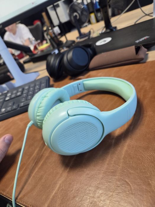 Слушалки с микрофон