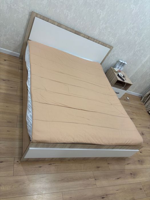 Продам кровать с матрасом