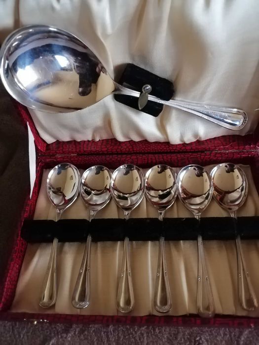 Vand set lingurite argintate Anglia