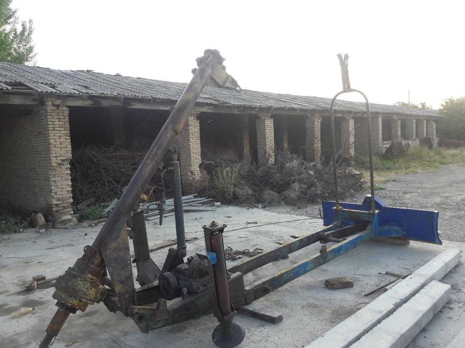 Traktor Yamabur ustanovka uskunasi sotiladi